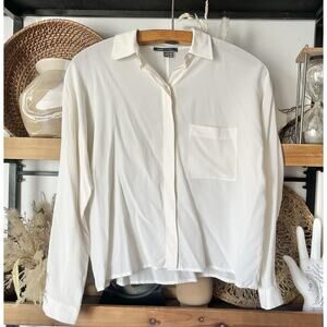 Vince. Size XS 100% Silk Cream Button Up Collared Blouse